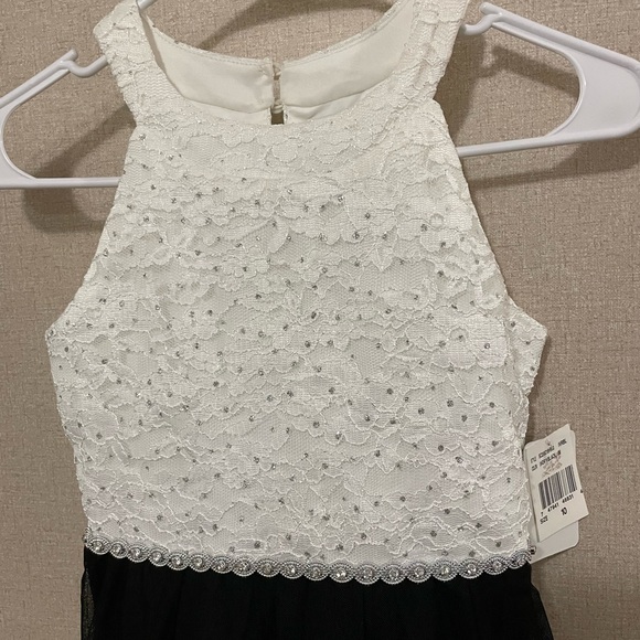 Dress - Picture 5 of 7